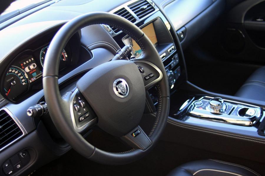  Jaguar XKR-S 2012 года  (фото 62 из 82)
